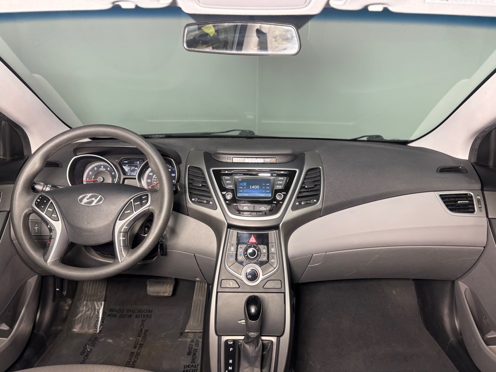 Hyundai Elantra SE 6AT 2016