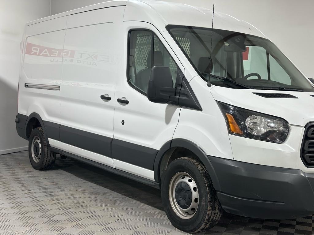 2018 Ford Transit 250 Van Med. Roof w/Sliding Pass. 148-in. WB