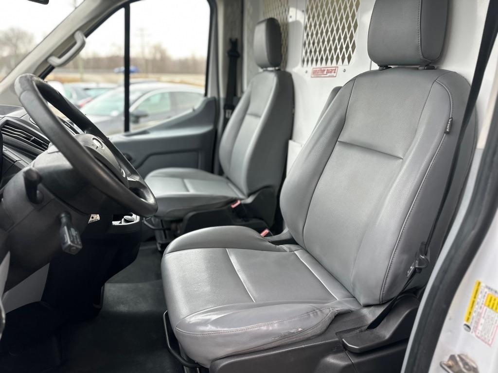 Ford Transit 250 Van Med. Roof w/Sliding Pass. 148-in. WB 2018