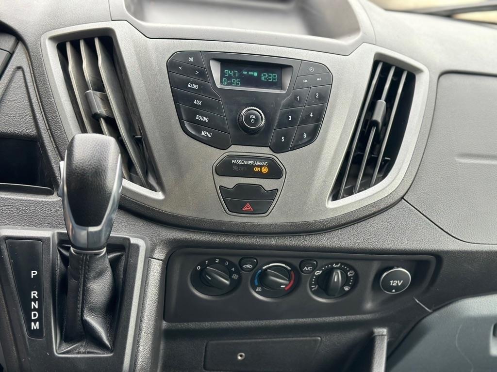 Ford Transit 250 Van Med. Roof w/Sliding Pass. 148-in. WB 2018