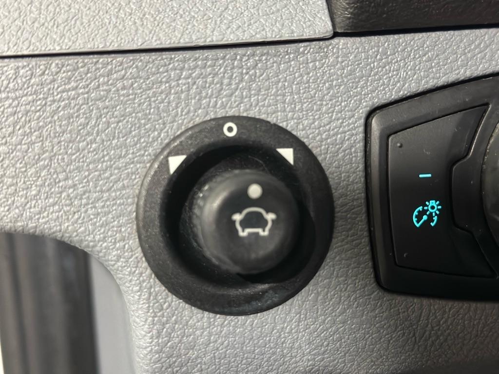 Ford Transit 250 Van Med. Roof w/Sliding Pass. 148-in. WB 2018