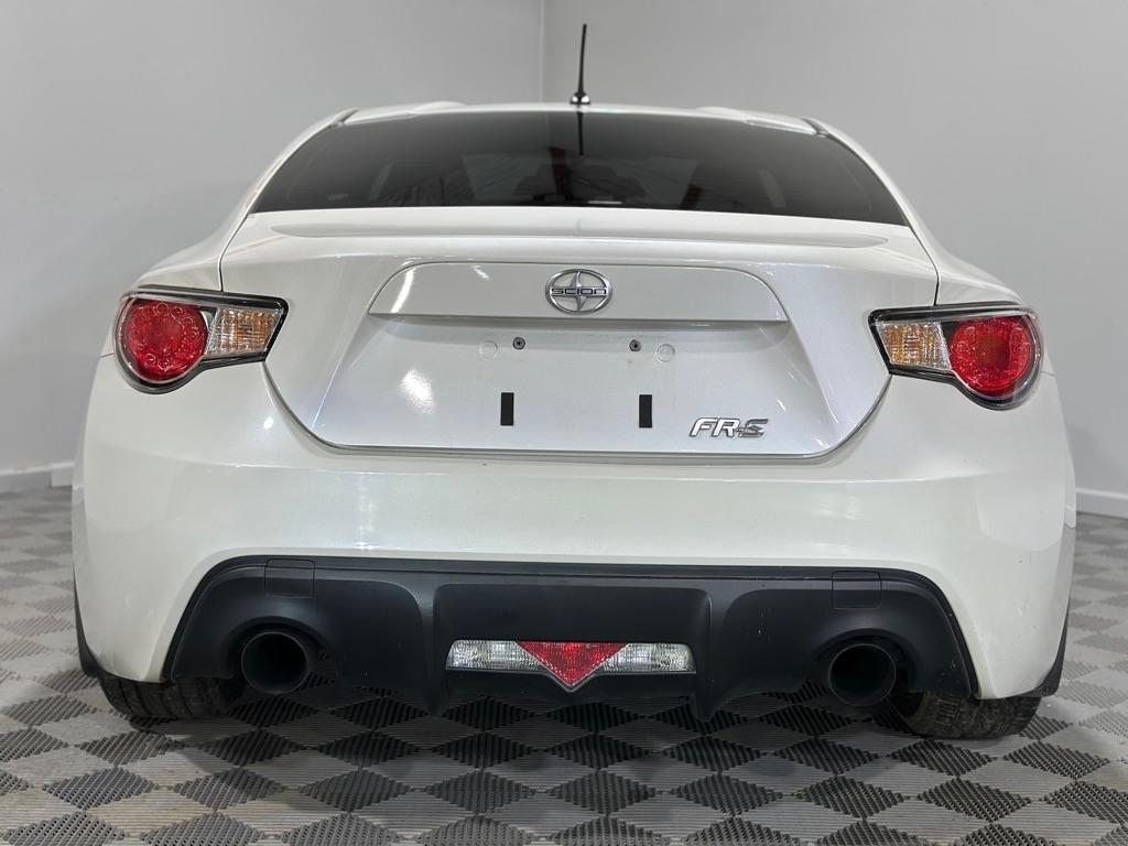 Scion FR-S 6MT 2013