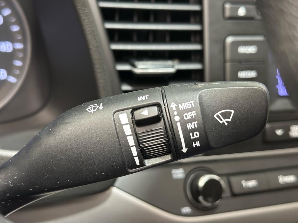 Hyundai Elantra SE 6AT 2018