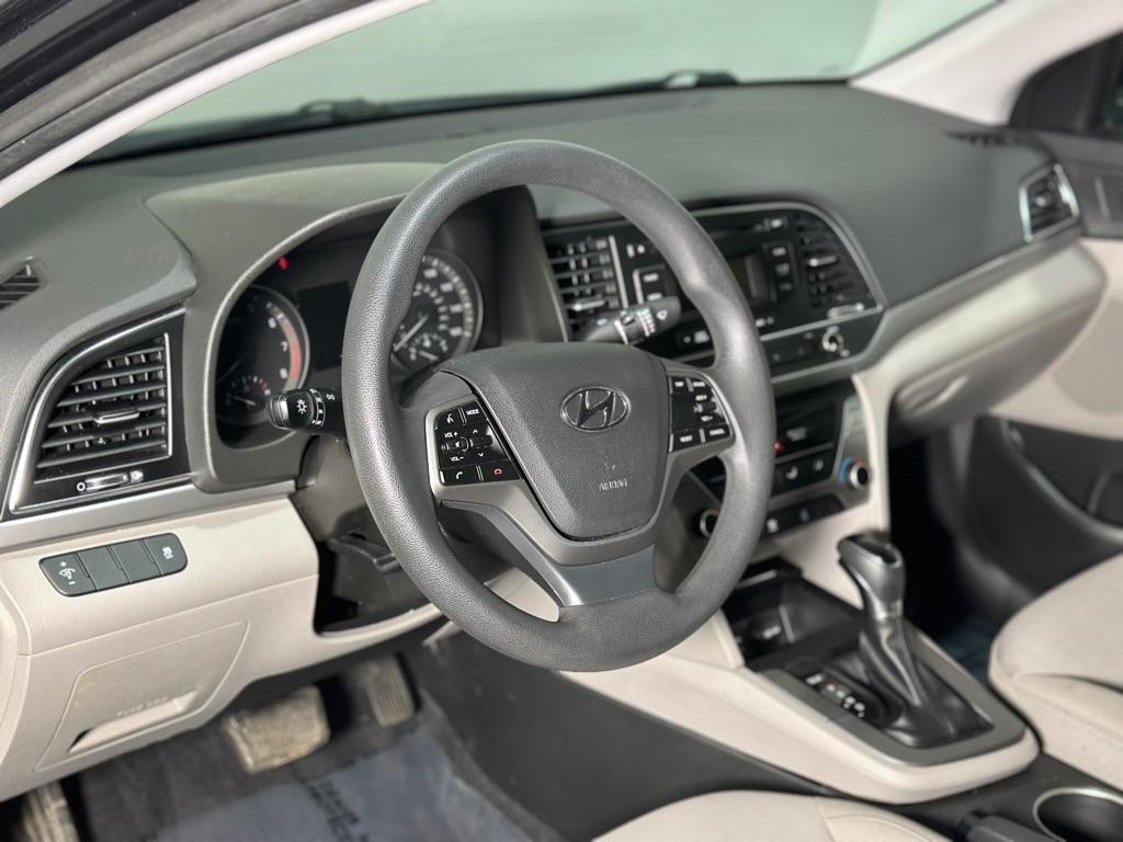 Hyundai Elantra SE 6AT 2018