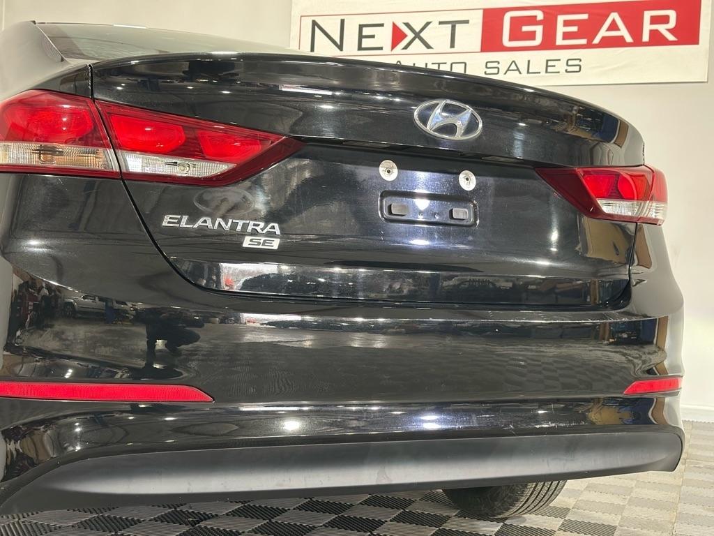 Hyundai Elantra SE 6AT 2018