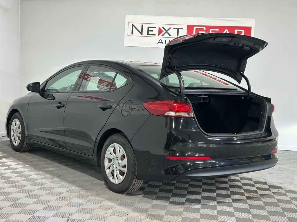Hyundai Elantra SE 6AT 2018