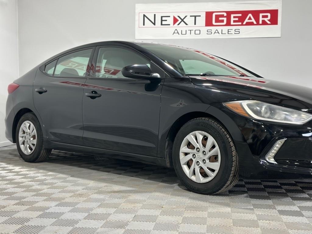 Hyundai Elantra SE 6AT 2018