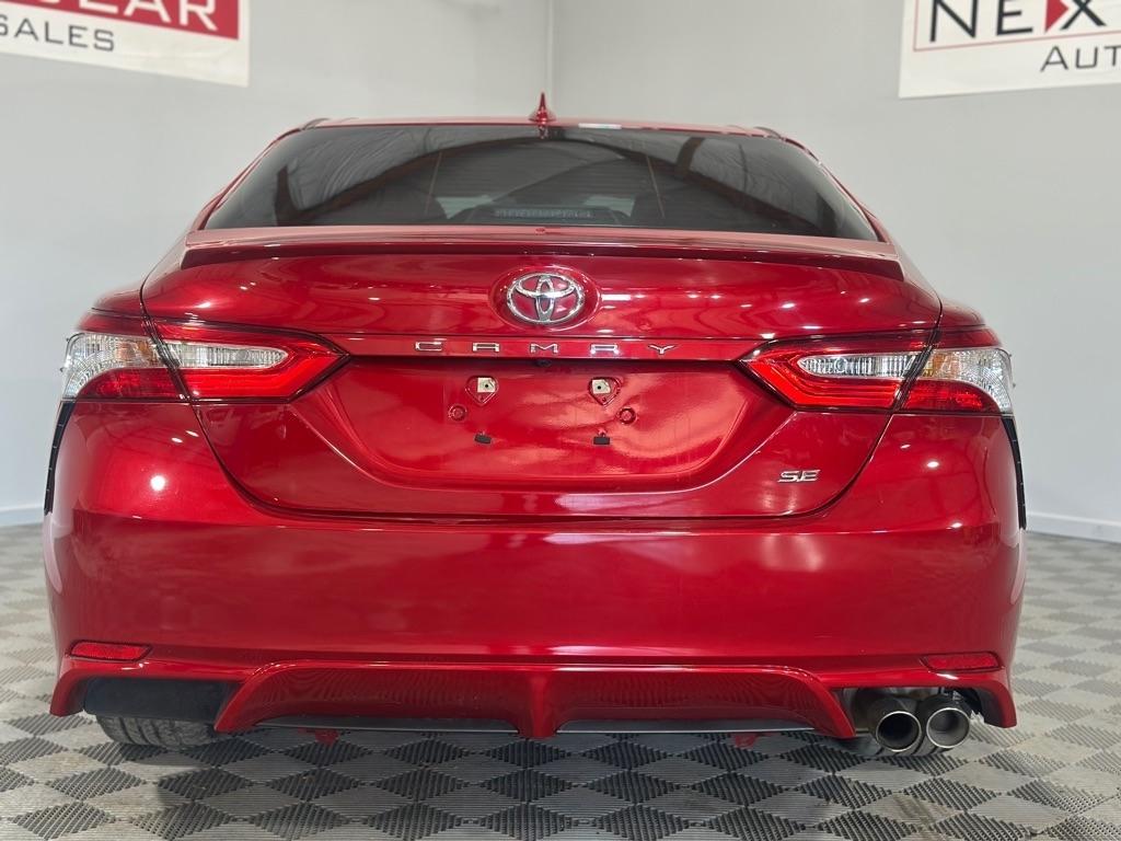 Toyota Camry SE 2020
