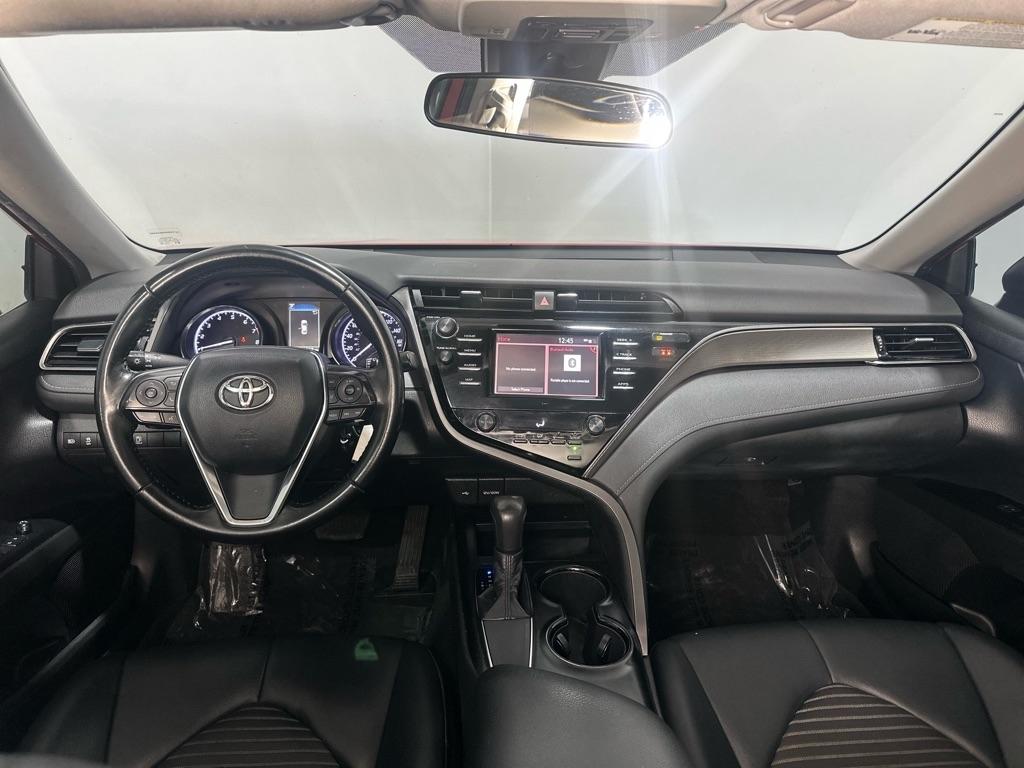 Toyota Camry SE 2020