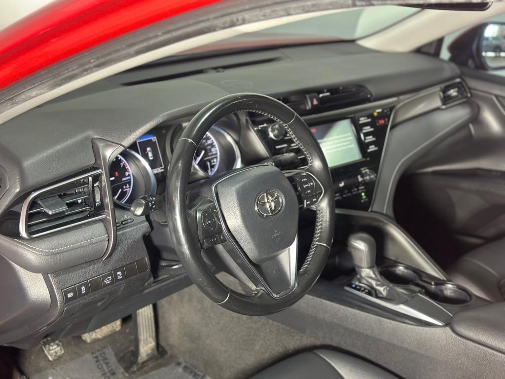 Toyota Camry SE 2020