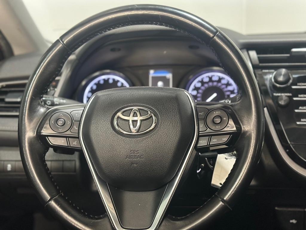 Toyota Camry SE 2020