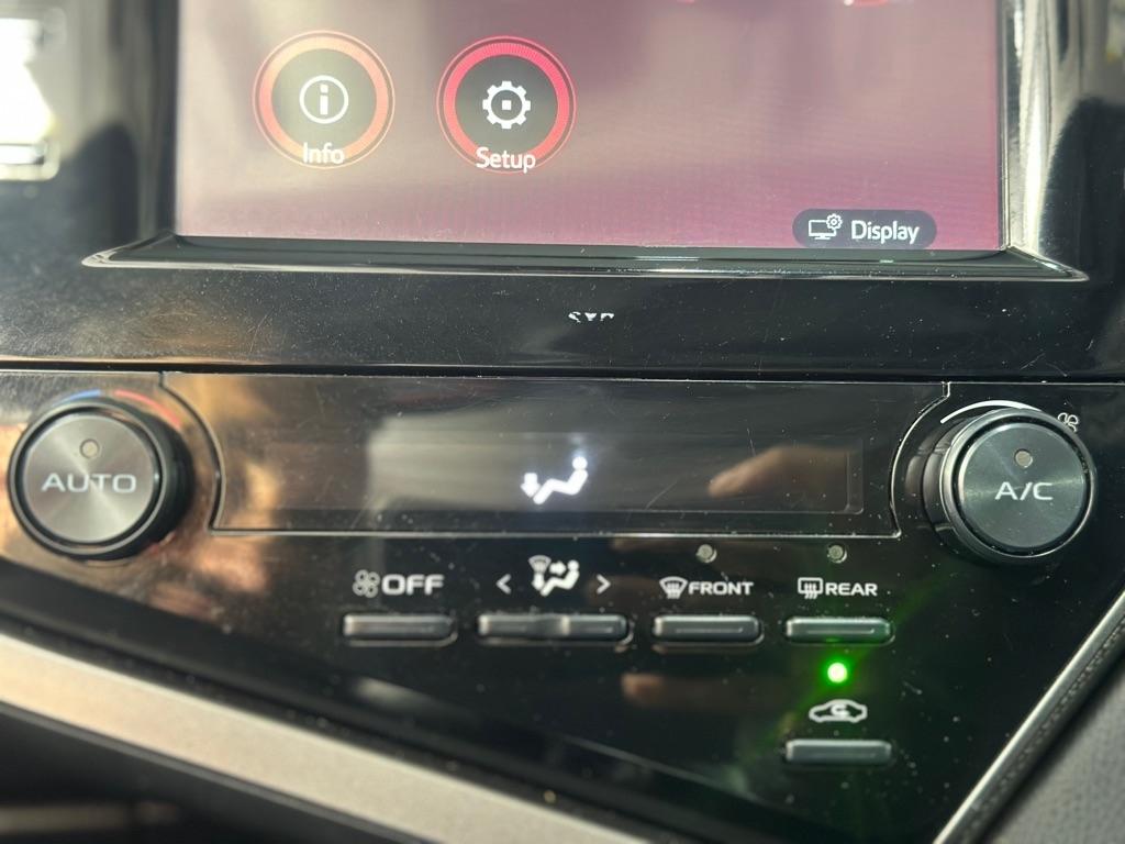 Toyota Camry SE 2020