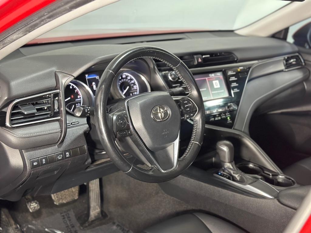 Toyota Camry SE 2020