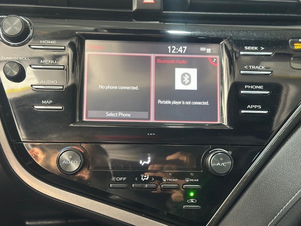 Toyota Camry SE 2020