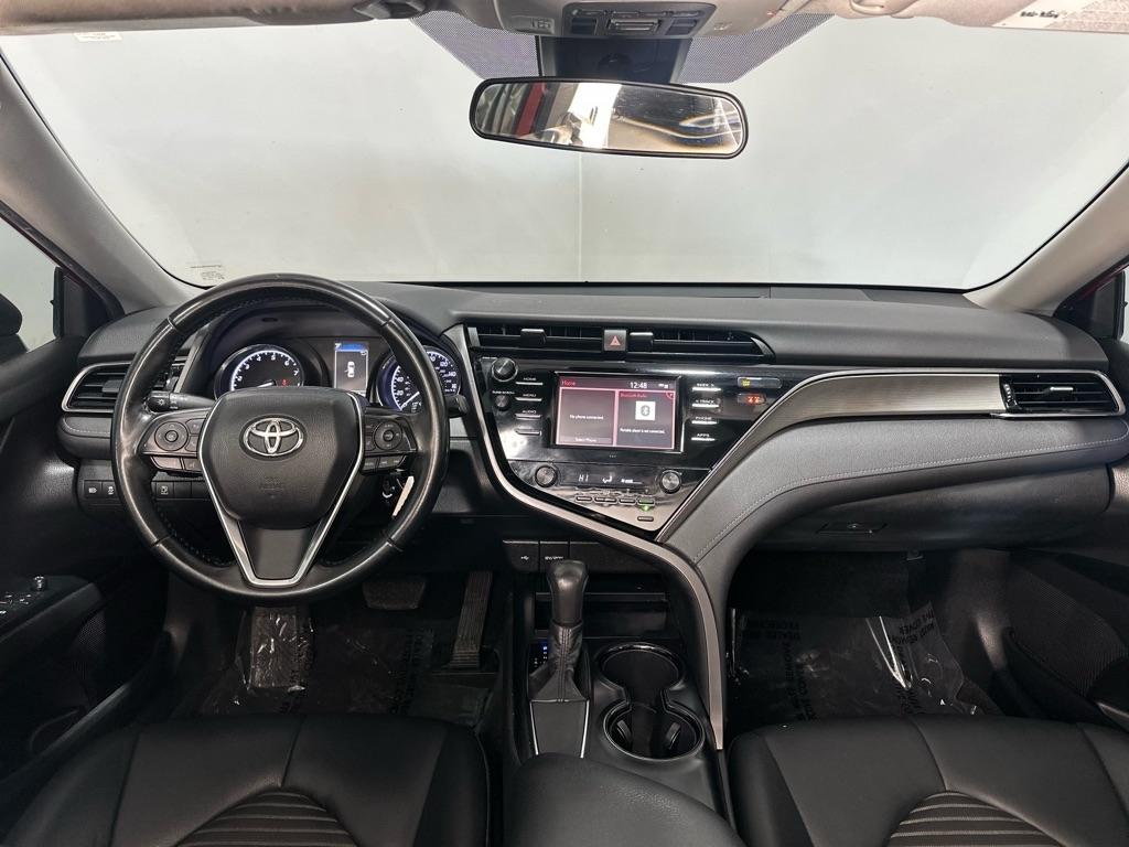 Toyota Camry SE 2020