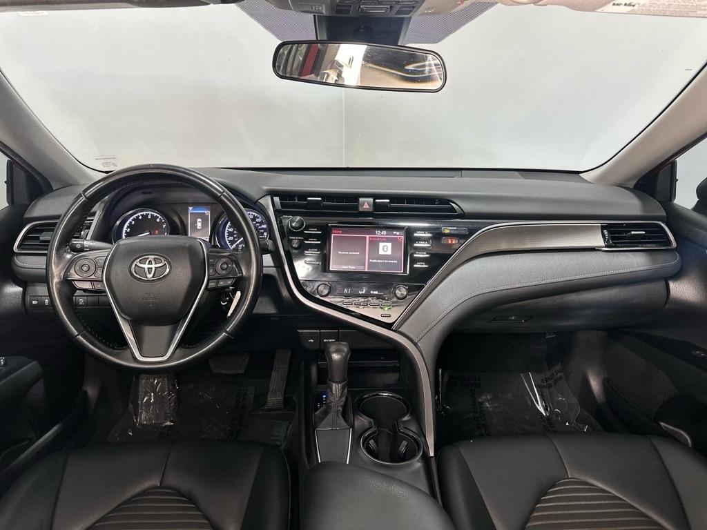 Toyota Camry SE 2020