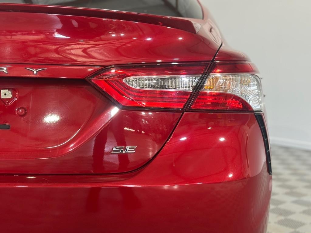 Toyota Camry SE 2020