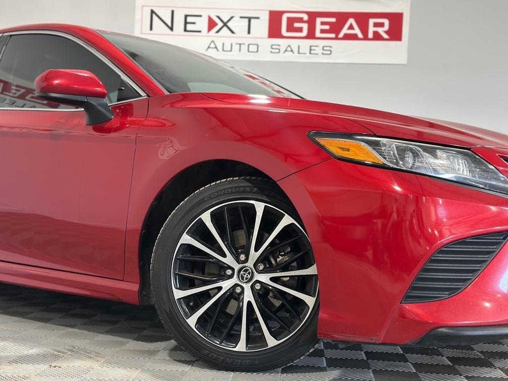 Toyota Camry SE 2020