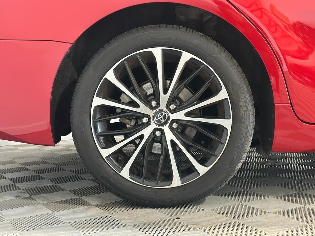 Toyota Camry SE 2020