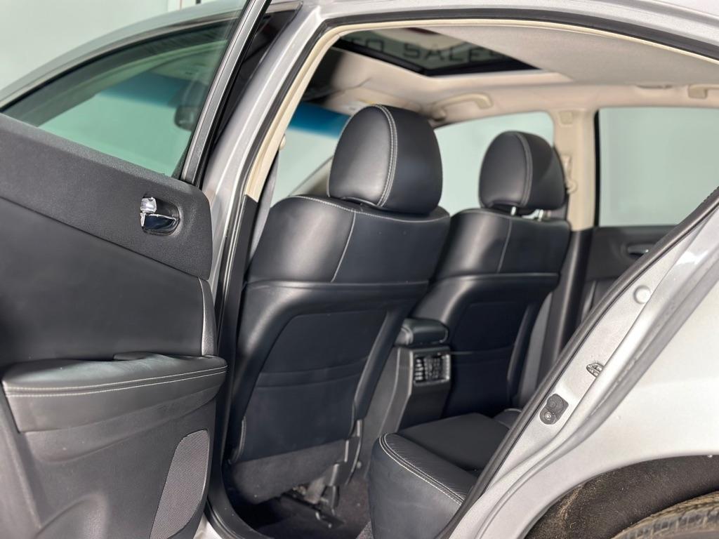 Nissan Maxima S 2011