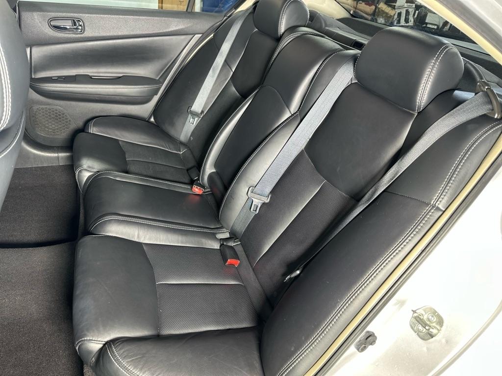 Nissan Maxima S 2011