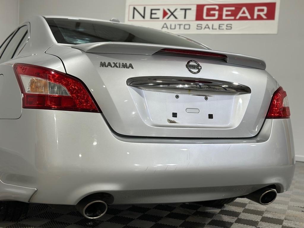 Nissan Maxima S 2011