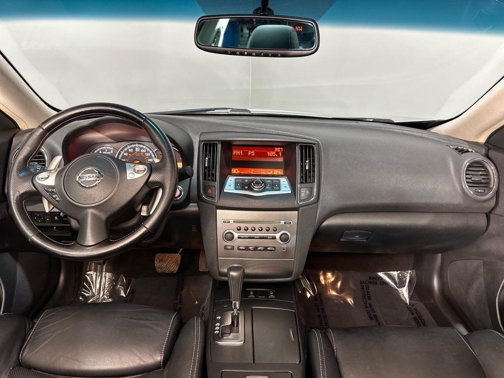 Nissan Maxima S 2011