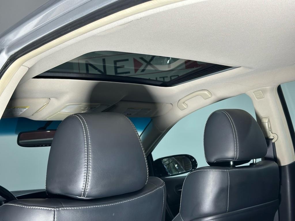 Nissan Maxima S 2011