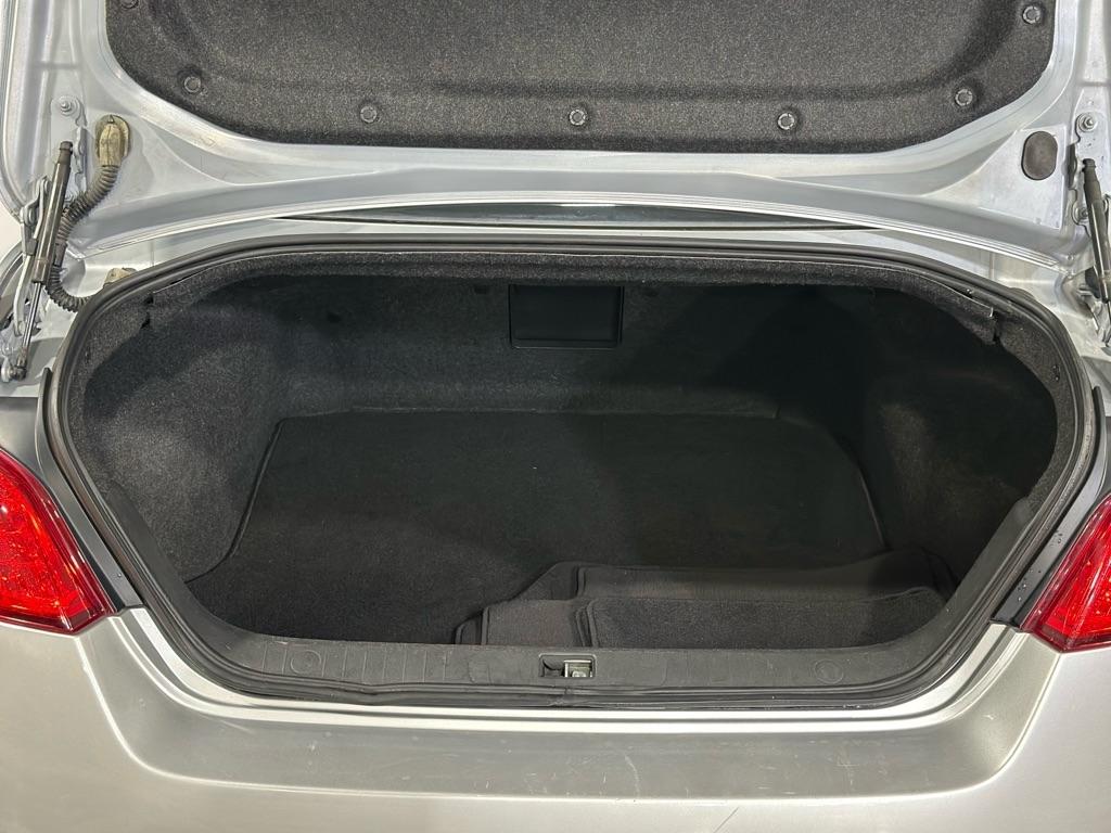 Nissan Maxima S 2011