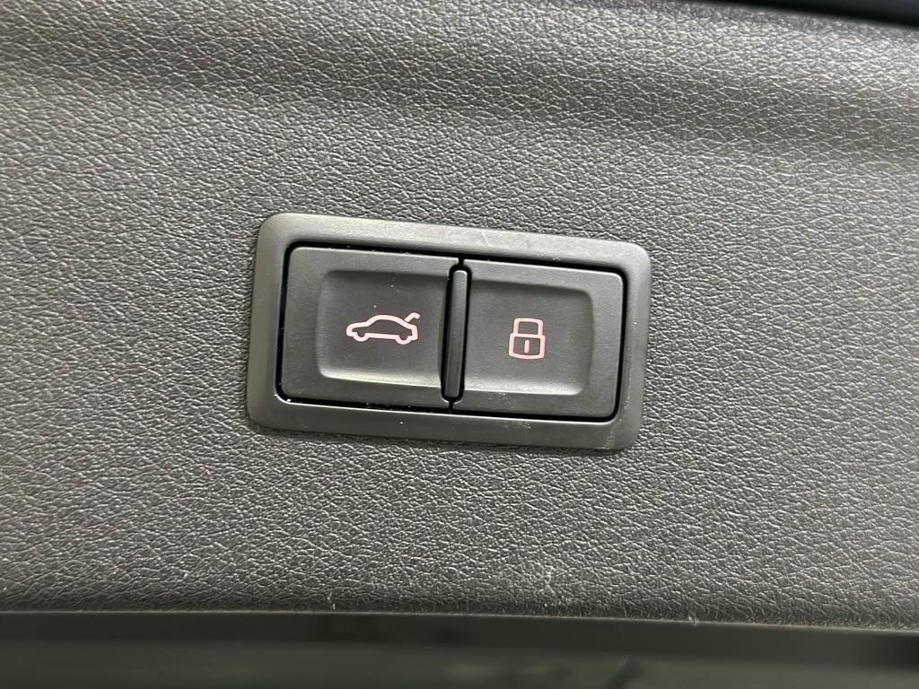 Audi Q3 2.0T quattro Premium Plus 2016