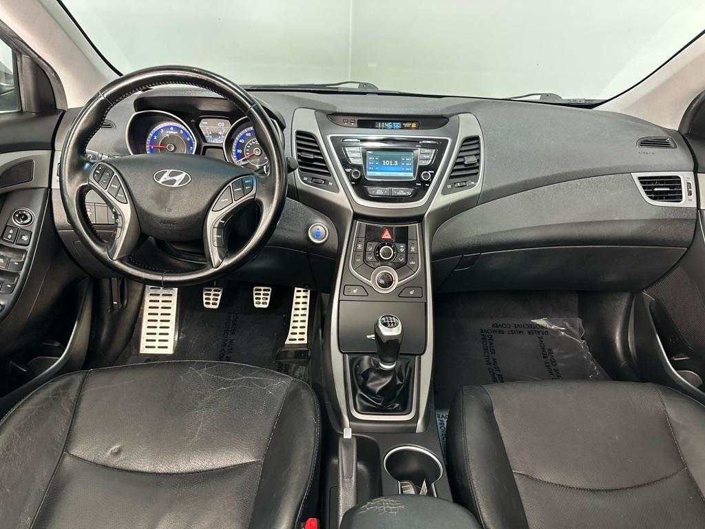 Hyundai Elantra SE 6AT 2015