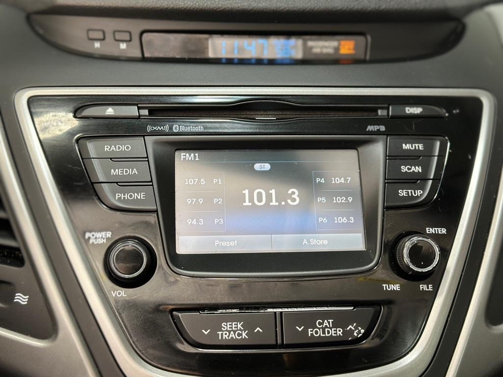 Hyundai Elantra SE 6AT 2015