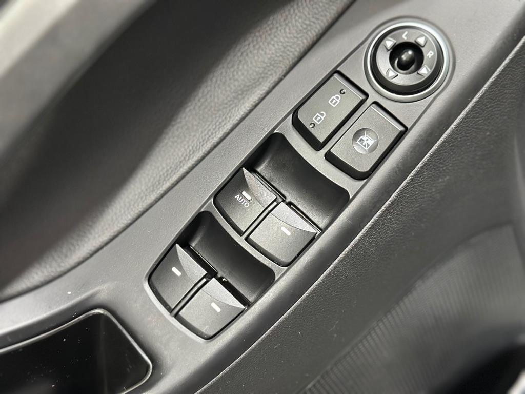 Hyundai Elantra SE 6AT 2015