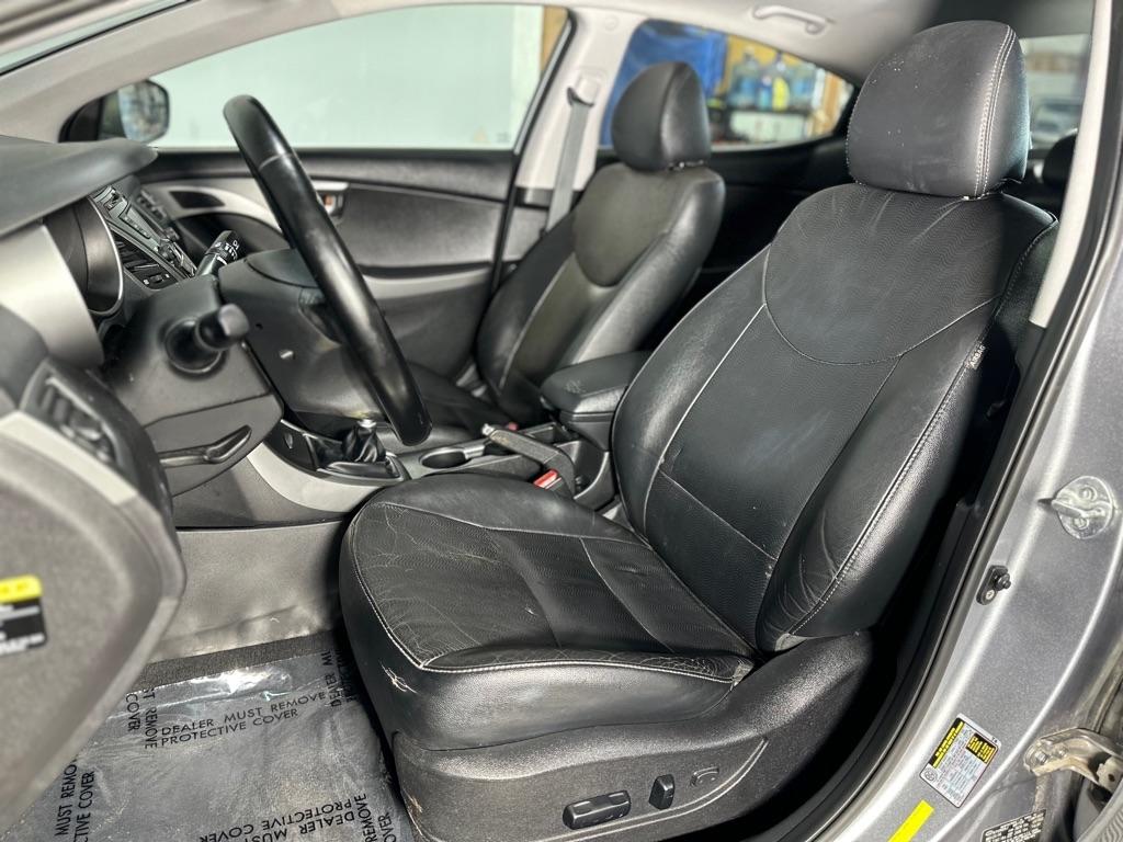 Hyundai Elantra SE 6AT 2015