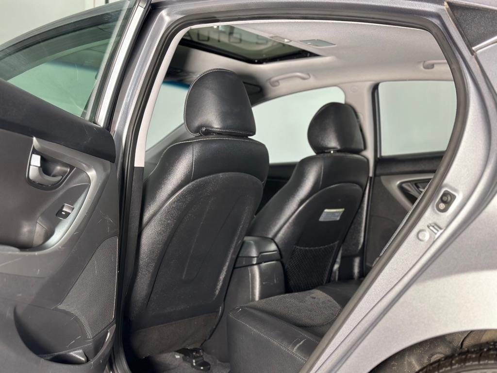 Hyundai Elantra SE 6AT 2015