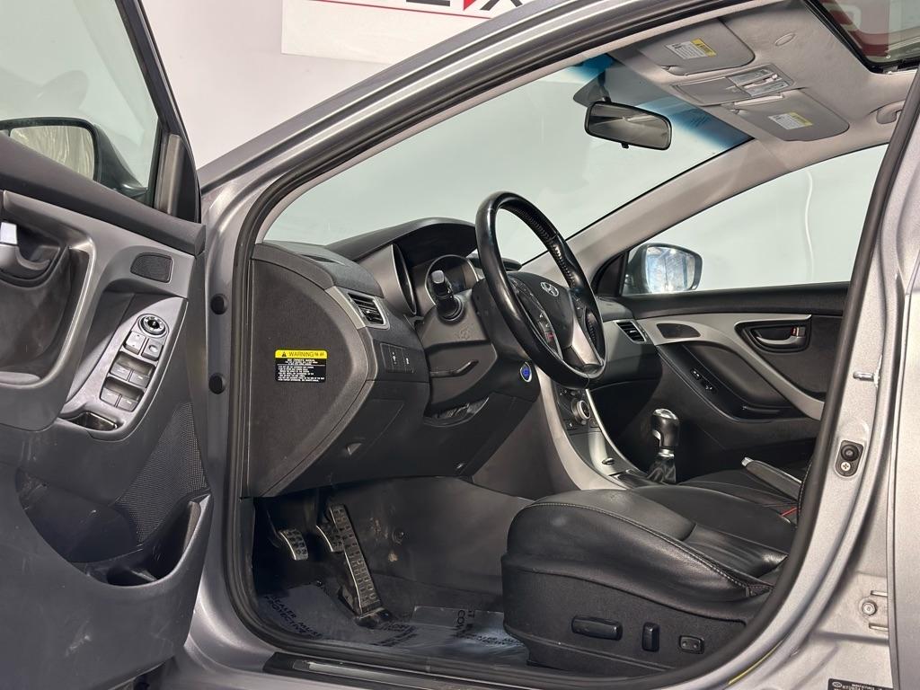 Hyundai Elantra SE 6AT 2015