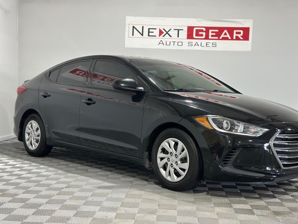 Hyundai Elantra SE 6AT 2018