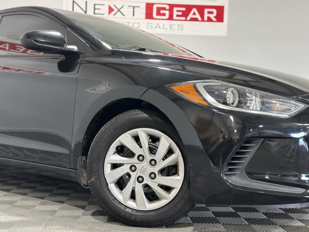 Hyundai Elantra SE 6AT 2018