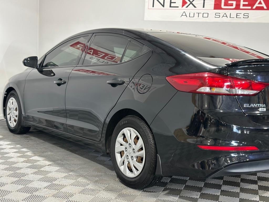 Hyundai Elantra SE 6AT 2018