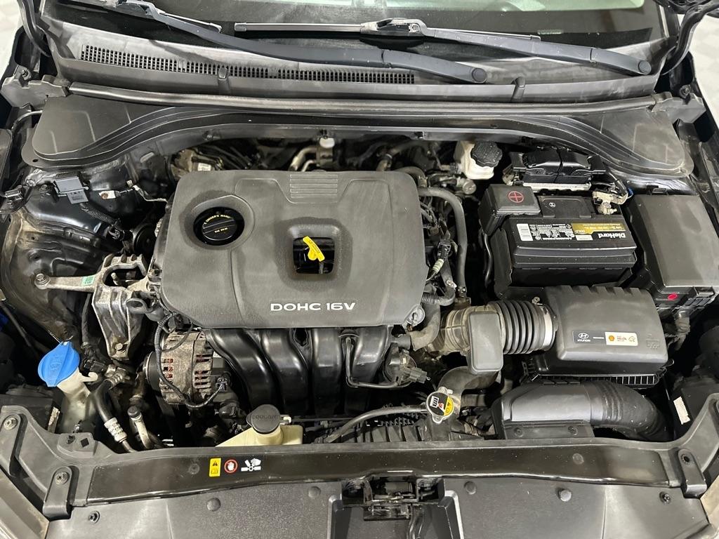 Hyundai Elantra SE 6AT 2018