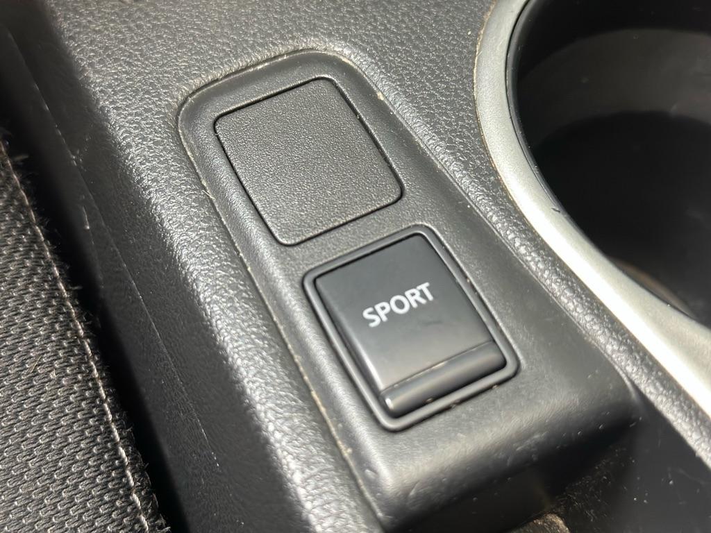 Nissan Rogue S 2WD 2012