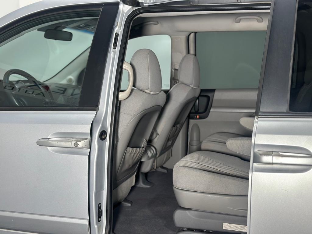 Kia Sedona Base SWB 2009