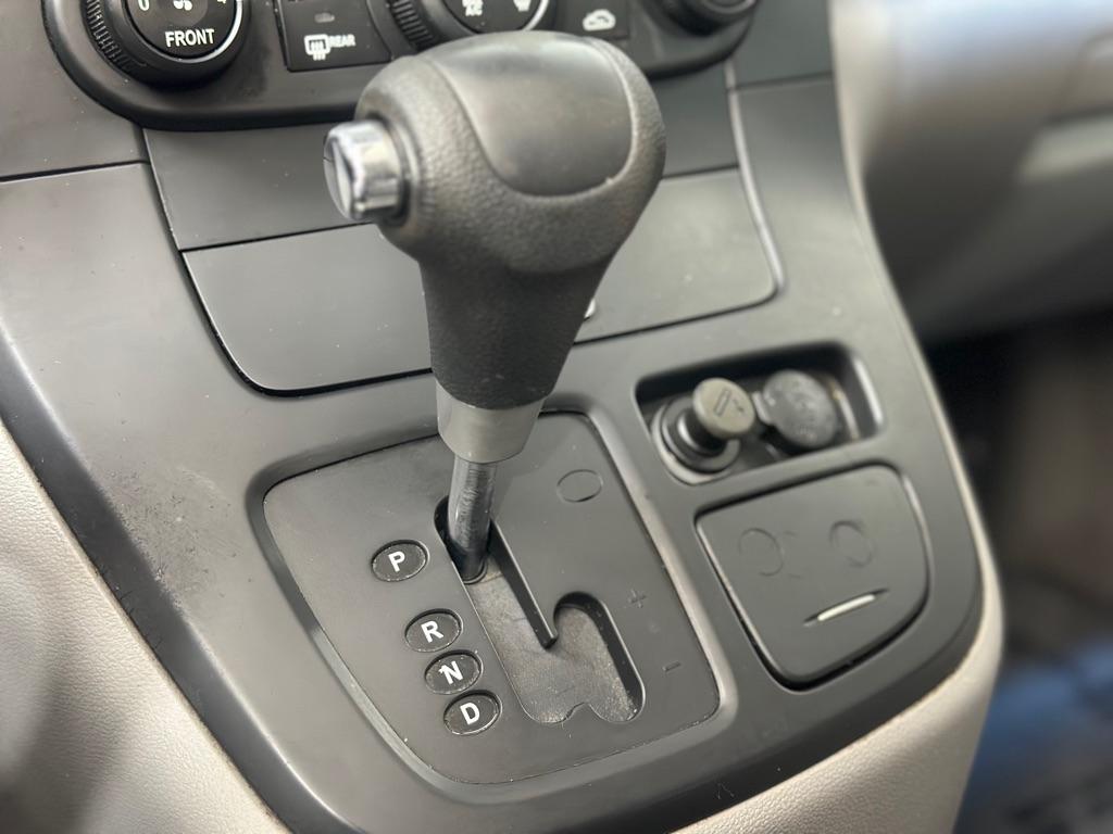 Kia Sedona Base SWB 2009