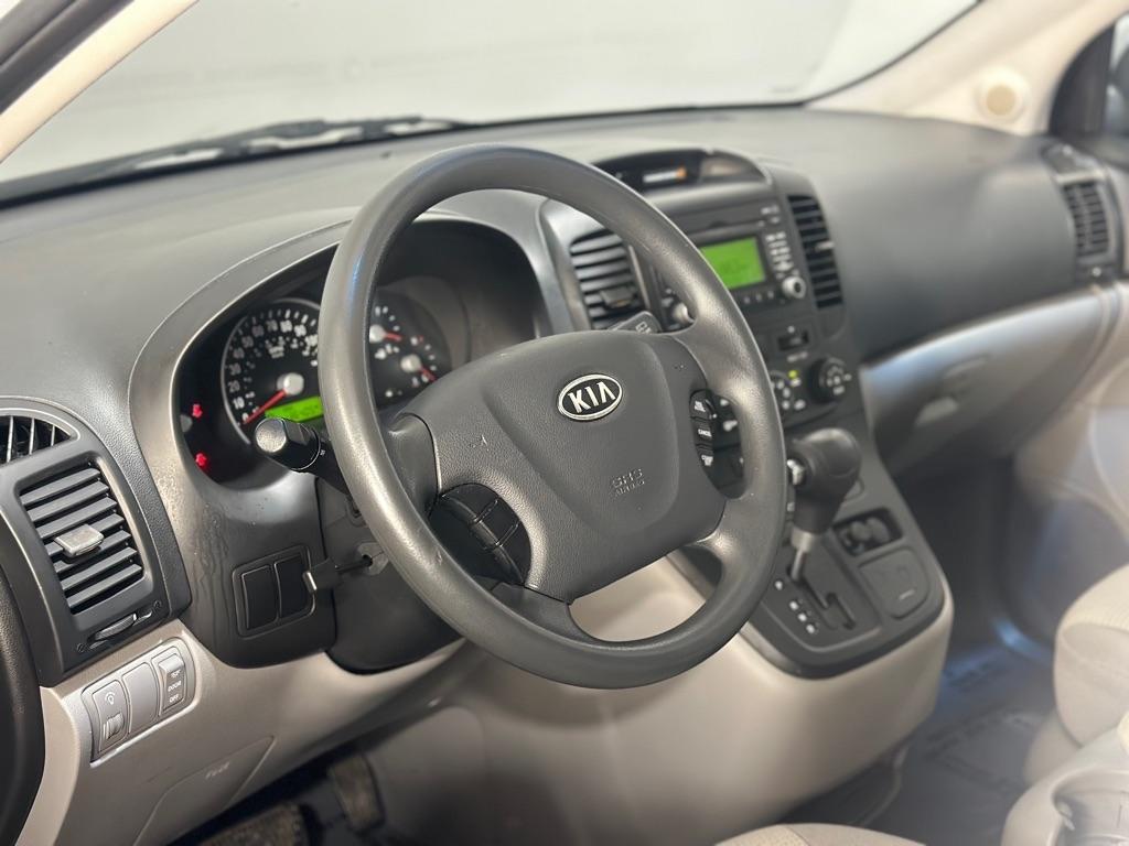 Kia Sedona Base SWB 2009