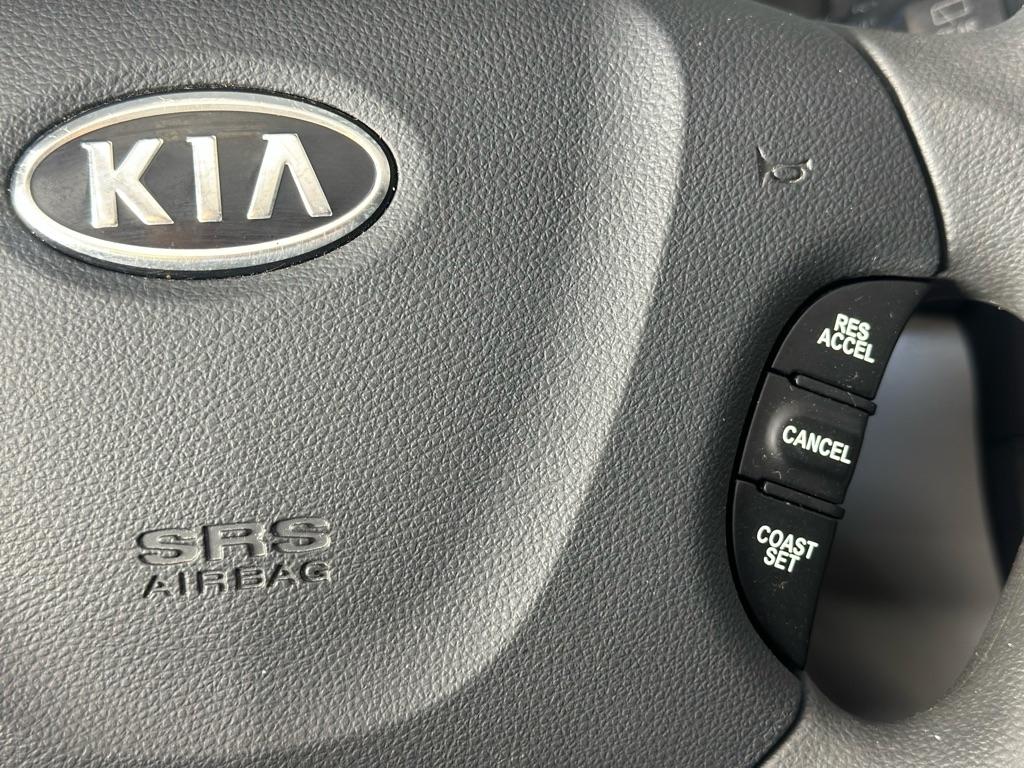 Kia Sedona Base SWB 2009