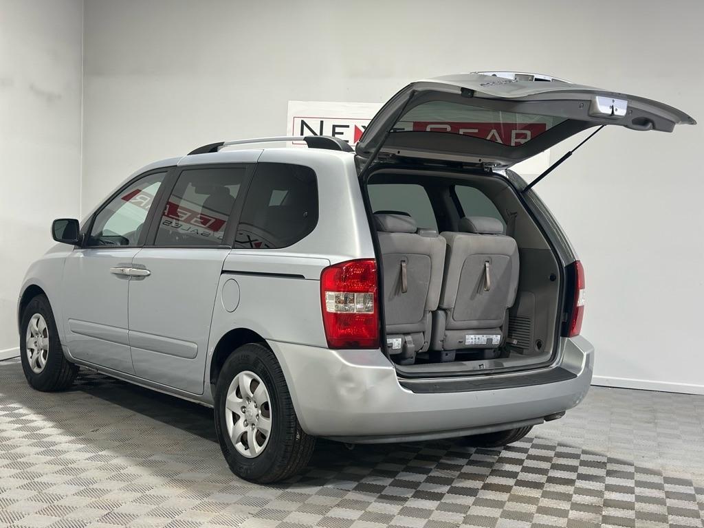 Kia Sedona Base SWB 2009