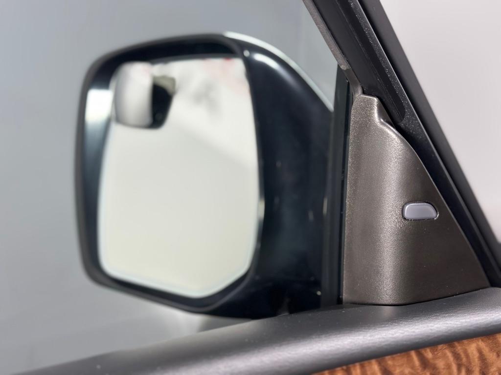 Nissan Armada Platinum 2WD 2017