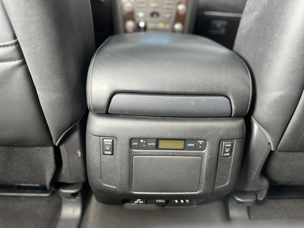 Nissan Armada Platinum 2WD 2017