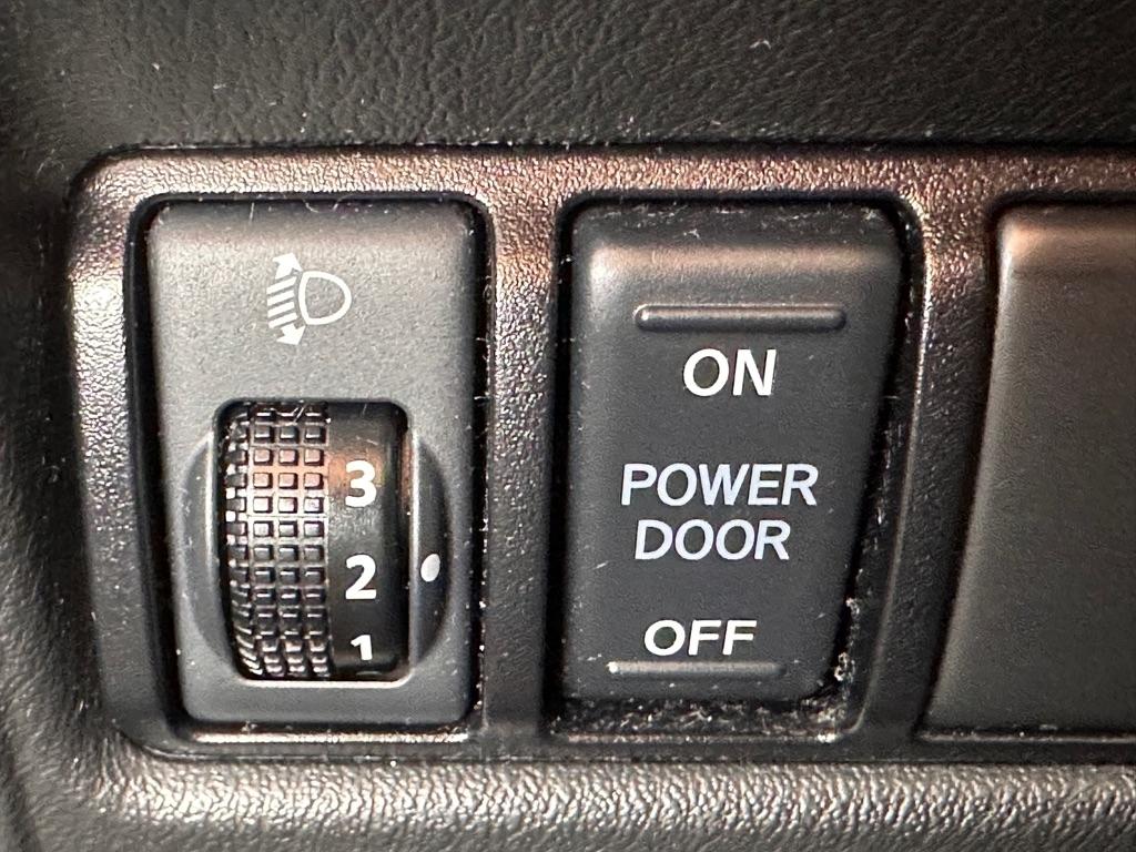 Nissan Armada Platinum 2WD 2017