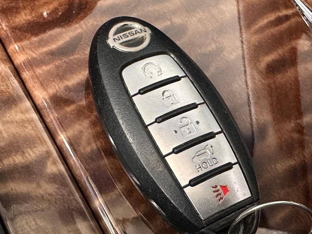 Nissan Armada Platinum 2WD 2017